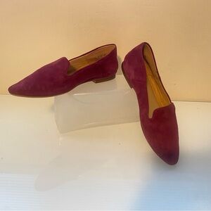 Naturalizer Red  Flat Suede Comfy Size 61/2 M  Pointed   Toes Loafers Everyday